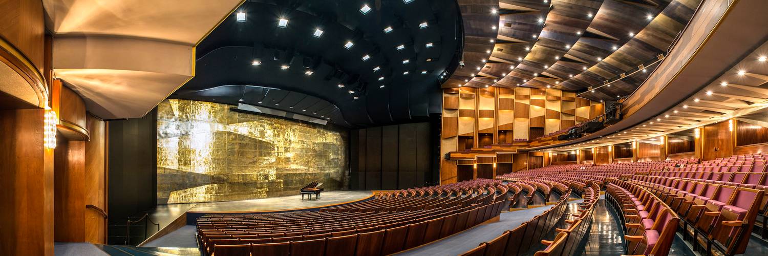 Big hall in the Großen Festspielhaus | © Luigi Caputo