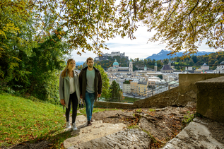 Couple at Kapuzinerberg in Salzburg | © Tourismus Salzburg GmbH / G. Breitegger