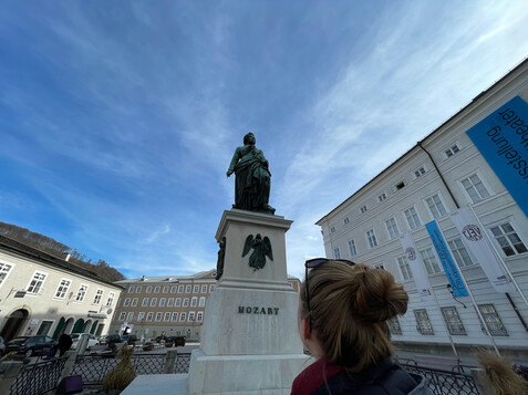 Mozart Statue at Mozartplatz in Salzburg | © Tourismus Salzburg GmbH / M. Trummer