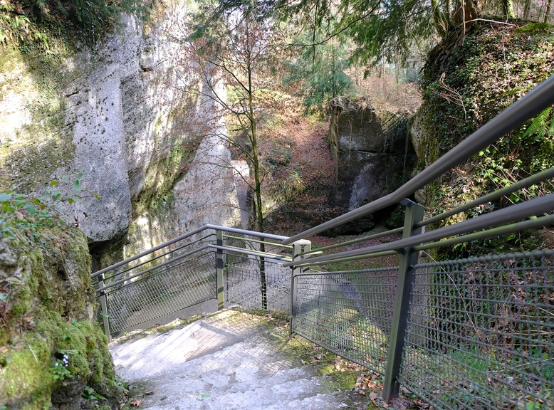 Stairs to the Stone Theatre in Hellbrunn  | © christina-schreibt 