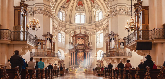 Gottesdienst Hauptschiff im Dom | © Eva trifft.