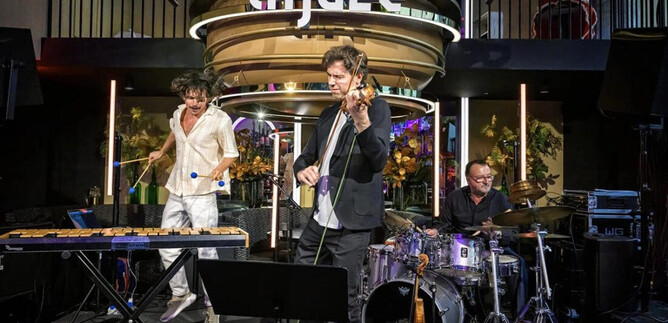 Andrés Coll Cosmic Trio live | © Jazzit
