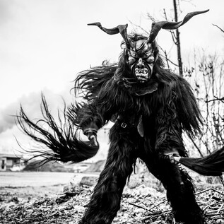 Krampuszok és Perchten Wals-Siezenheimben