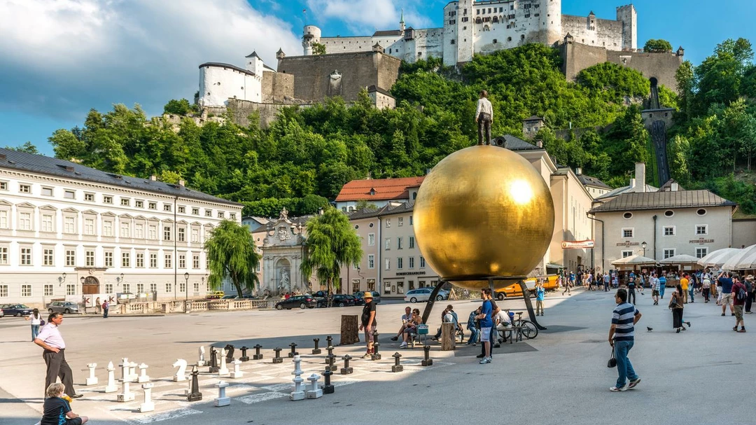 The golden globe on Kapitelplatz
