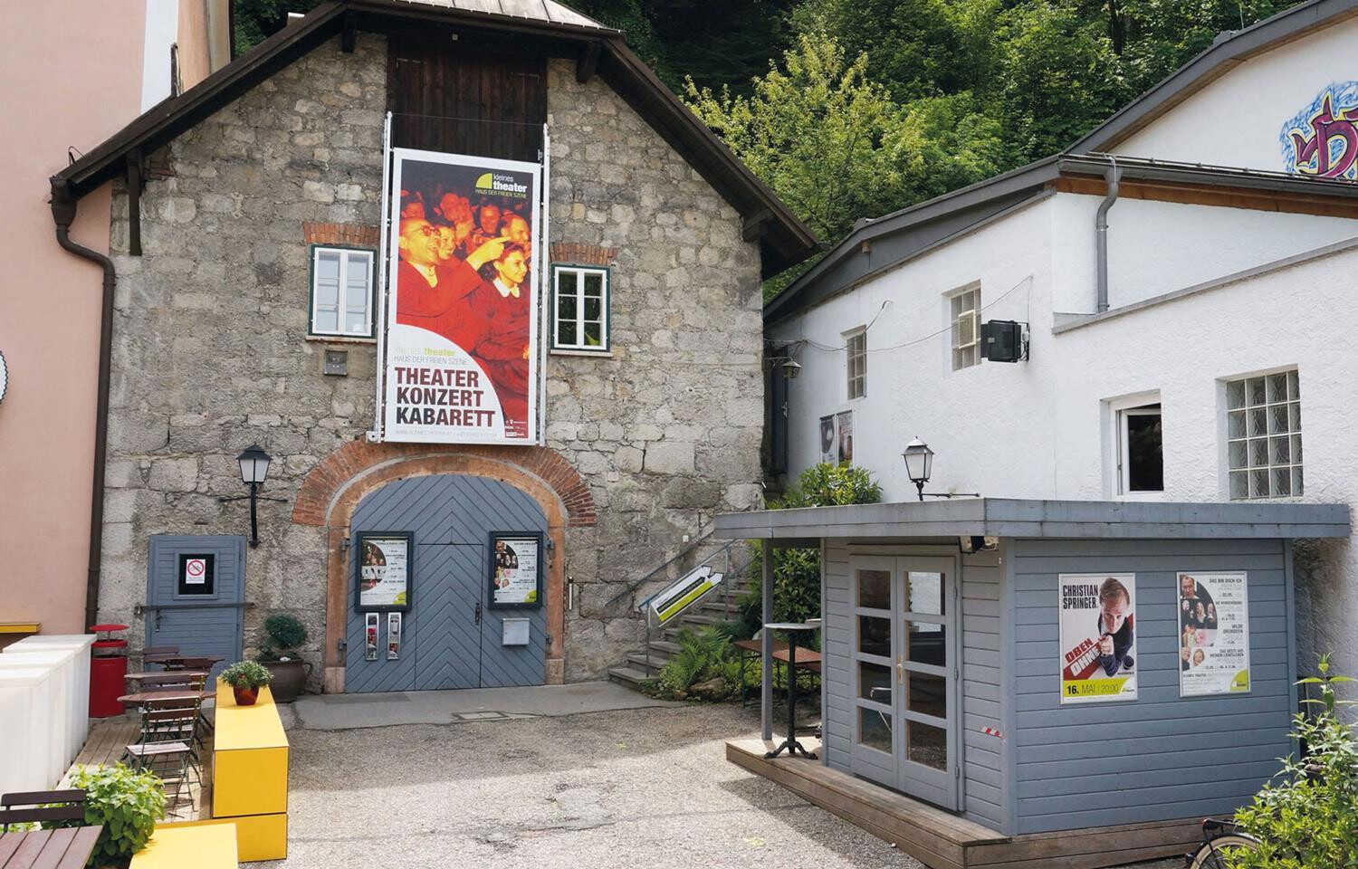 Gitti's Sausage Paradise – A Masked Panopticon Between Festival