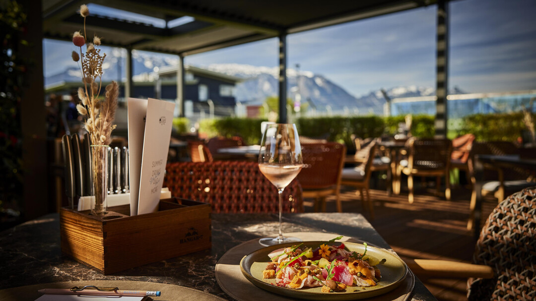 Outdoor Lounge im Red Bull Hangar7 salzburg.info