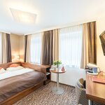 Фото комната на двоих, shower or bath, toilet, комфортный | © Hotel und Gasthof Hölle