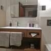 immagine di camera doppia doccia, WC