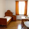 Photo of single room with running hot/cold water | © Hotel Schwarzes Rössl