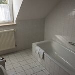 ….. képe room with 4 beds-shower or bath tub, WC | © Winkler